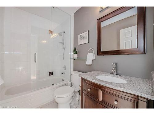 7-2105 Berwick Drive, Burlington, ON - Indoor Photo Showing Bathroom