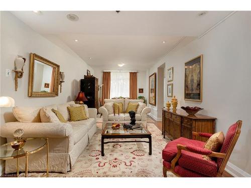 Gla6-40 Old Mill Road, Oakville, ON - Indoor Photo Showing Living Room