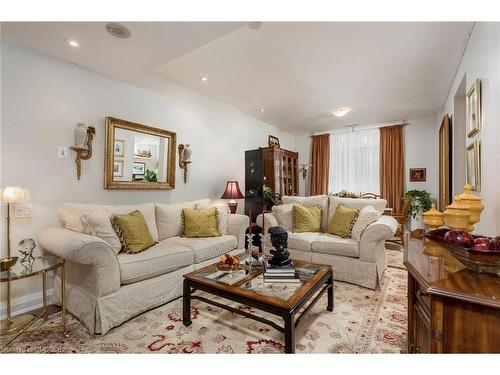 Gla6-40 Old Mill Road, Oakville, ON - Indoor Photo Showing Living Room