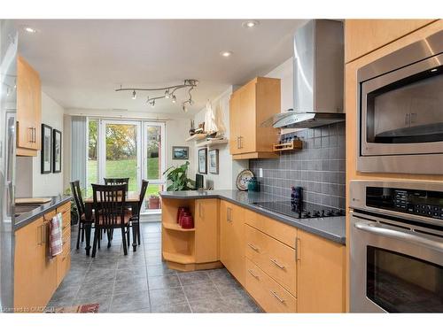 Gla6-40 Old Mill Road, Oakville, ON - Indoor Photo Showing Kitchen