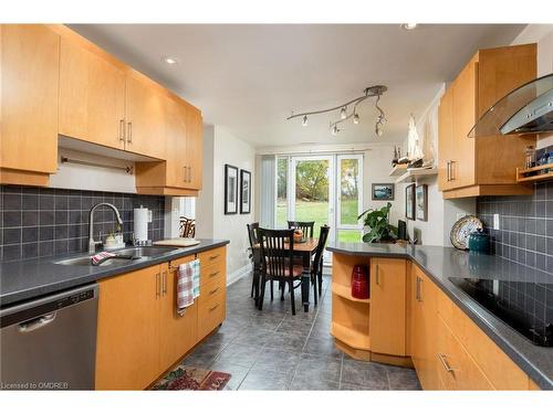 Gla6-40 Old Mill Road, Oakville, ON - Indoor Photo Showing Kitchen