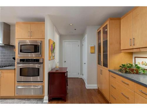 Gla6-40 Old Mill Road, Oakville, ON - Indoor Photo Showing Kitchen