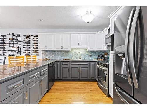 65 Abraham Drive, Stratford, ON - Indoor Photo Showing Kitchen With Upgraded Kitchen