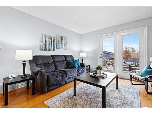 65 Abraham Drive, Stratford, ON - Indoor Photo Showing Living Room