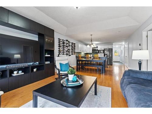 65 Abraham Drive, Stratford, ON - Indoor Photo Showing Living Room