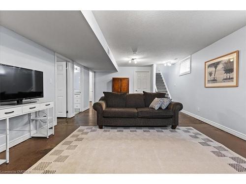 65 Abraham Drive, Stratford, ON - Indoor Photo Showing Living Room