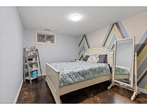 65 Abraham Drive, Stratford, ON - Indoor Photo Showing Bedroom