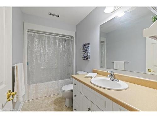 65 Abraham Drive, Stratford, ON - Indoor Photo Showing Bathroom