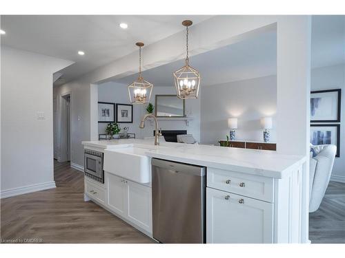 2 Smith Drive, Georgetown, ON - Indoor Photo Showing Kitchen