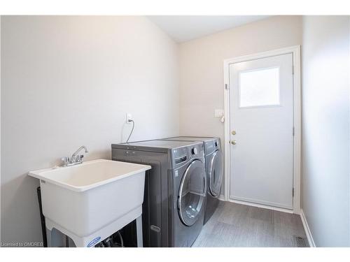 2 Smith Drive, Georgetown, ON - Indoor Photo Showing Laundry Room