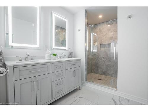 2 Smith Drive, Georgetown, ON - Indoor Photo Showing Bathroom