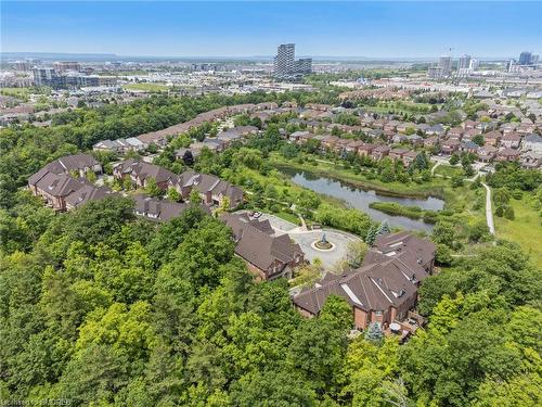 44-300 Ravineview Way, Oakville, ON - Outdoor With View