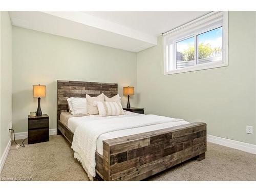 18-275 Old Huron Road, Kitchener, ON - Indoor Photo Showing Bedroom