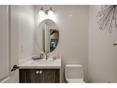 1389 Creekwood Trail, Oakville, ON - Indoor Photo Showing Bathroom