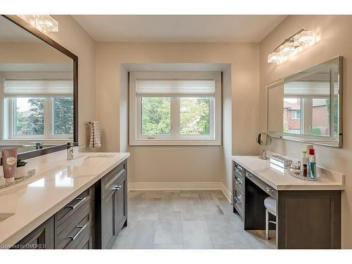 1389 Creekwood Trail, Oakville, ON - Indoor Photo Showing Bathroom