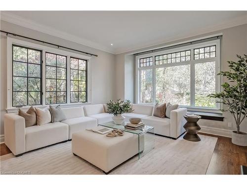 370 Poplar Drive, Oakville, ON - Indoor Photo Showing Living Room