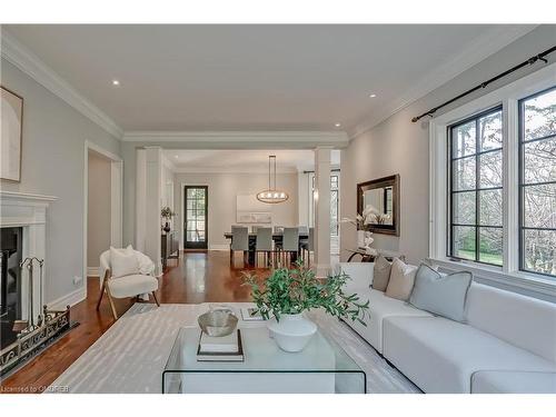 370 Poplar Drive, Oakville, ON - Indoor Photo Showing Living Room