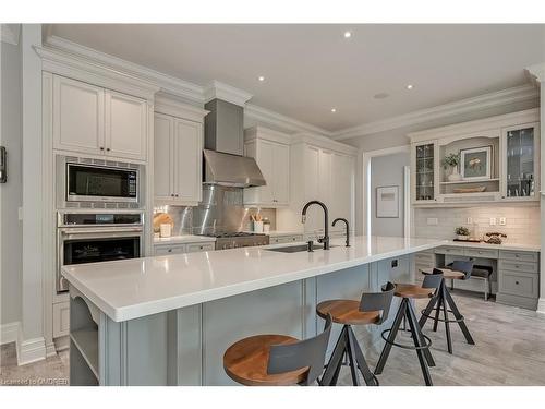 370 Poplar Drive, Oakville, ON - Indoor Photo Showing Kitchen With Upgraded Kitchen