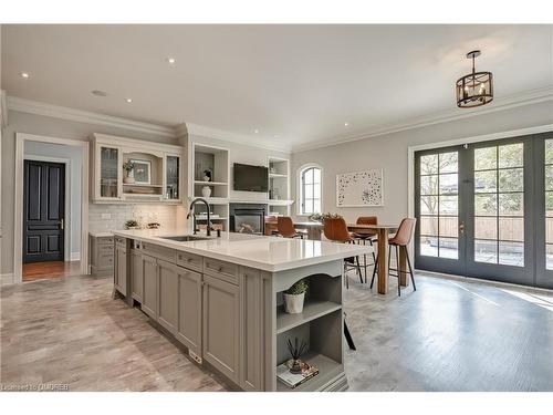 370 Poplar Drive, Oakville, ON - Indoor Photo Showing Kitchen With Upgraded Kitchen