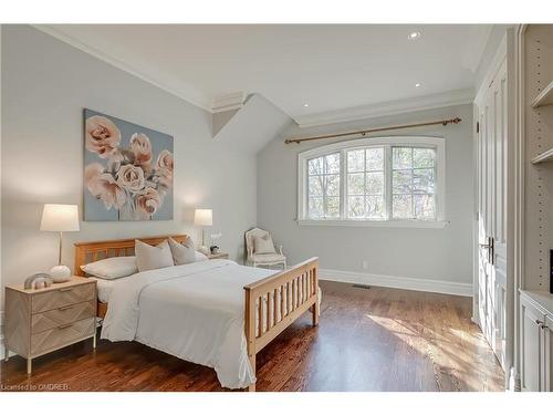 370 Poplar Drive, Oakville, ON - Indoor Photo Showing Bedroom