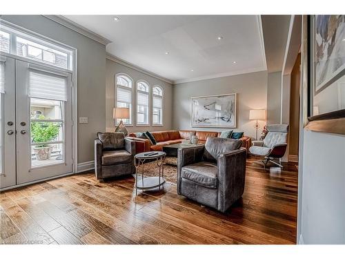 184 Dorval Drive, Oakville, ON - Indoor Photo Showing Living Room