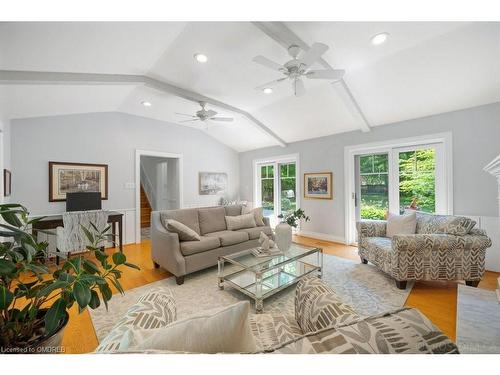 250 Dalewood Drive, Oakville, ON - Indoor Photo Showing Living Room