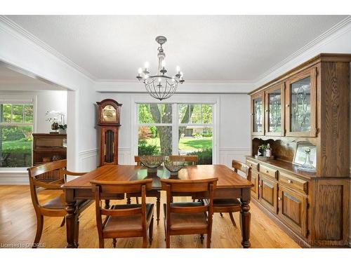 250 Dalewood Drive, Oakville, ON - Indoor Photo Showing Dining Room