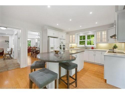 250 Dalewood Drive, Oakville, ON - Indoor Photo Showing Kitchen With Upgraded Kitchen