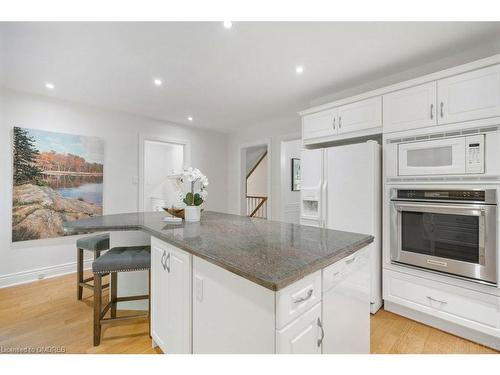 250 Dalewood Drive, Oakville, ON - Indoor Photo Showing Kitchen