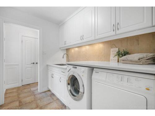 250 Dalewood Drive, Oakville, ON - Indoor Photo Showing Laundry Room