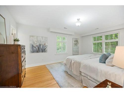 250 Dalewood Drive, Oakville, ON - Indoor Photo Showing Bedroom