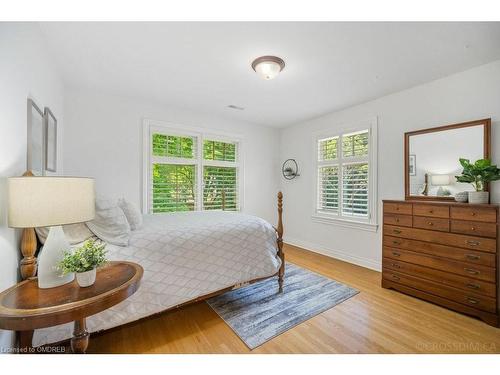 250 Dalewood Drive, Oakville, ON - Indoor Photo Showing Bedroom