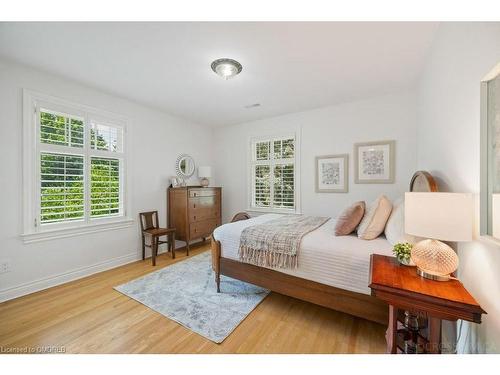 250 Dalewood Drive, Oakville, ON - Indoor Photo Showing Bedroom