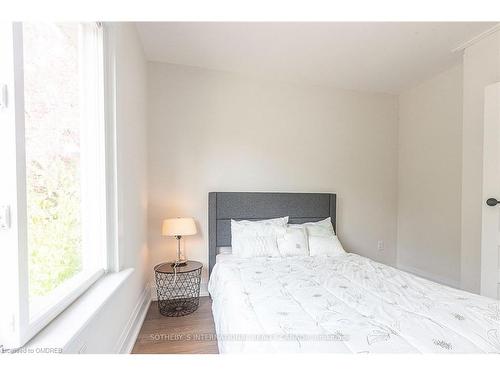 1842 Balsam Avenue, Mississauga, ON - Indoor Photo Showing Bedroom