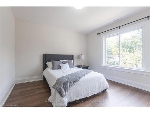 1842 Balsam Avenue, Mississauga, ON - Indoor Photo Showing Bedroom