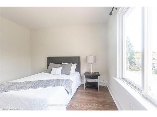 1842 Balsam Avenue, Mississauga, ON - Indoor Photo Showing Bedroom