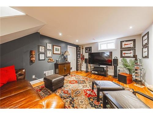 8 English Street, Erin, ON - Indoor Photo Showing Living Room