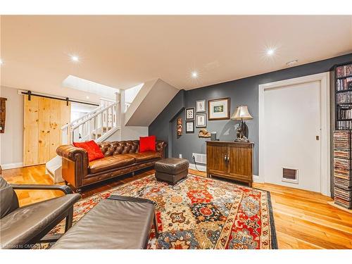 8 English Street, Erin, ON - Indoor Photo Showing Living Room