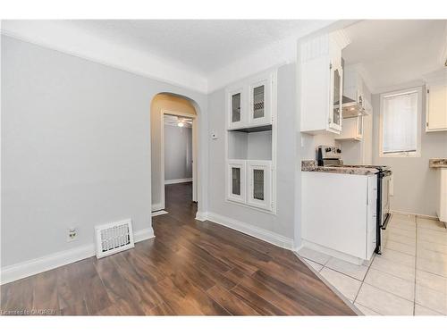 263 Sydney Street S, Kitchener, ON - Indoor Photo Showing Kitchen