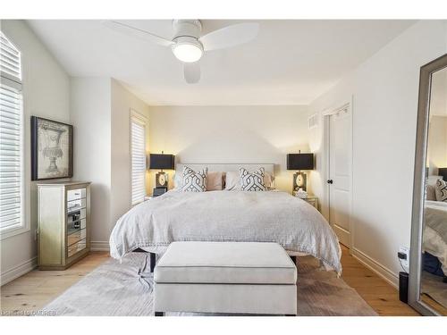 524 Sixteen Mile Drive, Oakville, ON - Indoor Photo Showing Bedroom