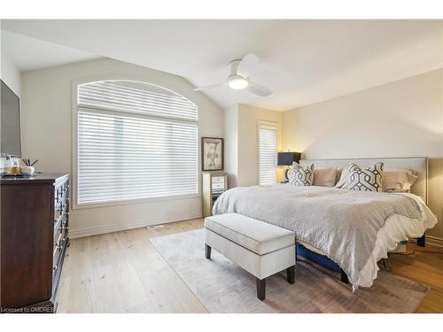 524 Sixteen Mile Drive, Oakville, ON - Indoor Photo Showing Bedroom