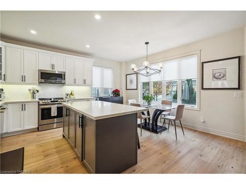 524 Sixteen Mile Drive, Oakville, ON - Indoor Photo Showing Kitchen With Stainless Steel Kitchen With Upgraded Kitchen