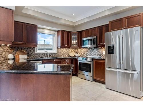 2576 Armour Crescent, Burlington, ON - Indoor Photo Showing Kitchen