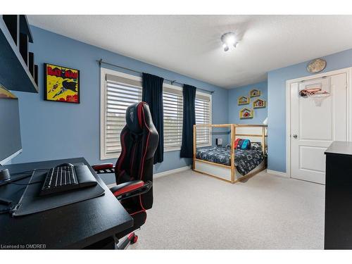 2576 Armour Crescent, Burlington, ON - Indoor Photo Showing Bedroom