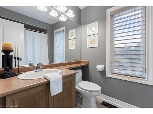 2576 Armour Crescent, Burlington, ON - Indoor Photo Showing Bathroom