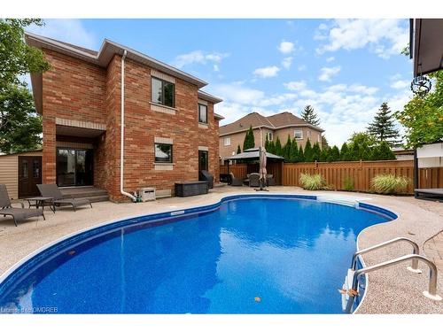 2576 Armour Crescent, Burlington, ON - Outdoor With In Ground Pool With Backyard With Exterior