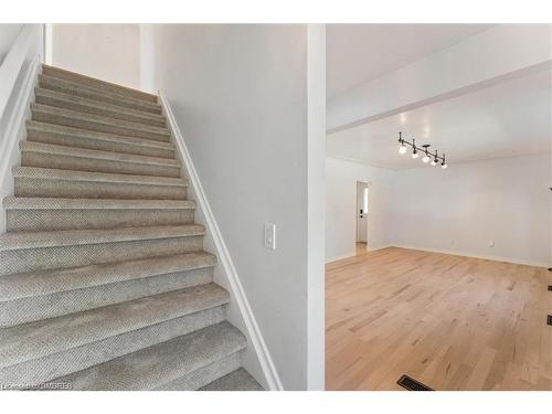 106 Simcoe Street E, Hamilton, ON - Indoor Photo Showing Other Room