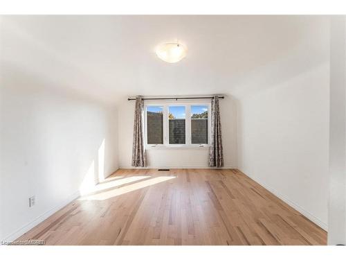 106 Simcoe Street E, Hamilton, ON - Indoor Photo Showing Other Room