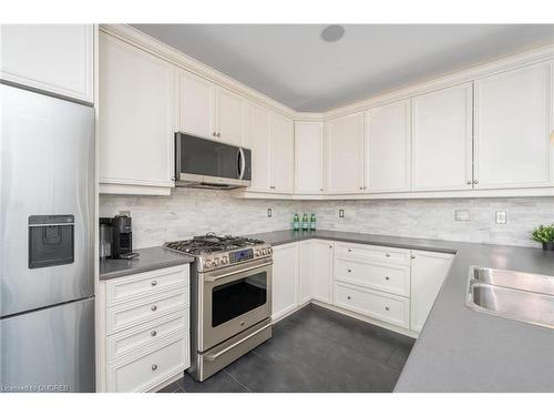 13 Beacon Hill Drive, Brampton, ON - Indoor Photo Showing Kitchen With Stainless Steel Kitchen With Double Sink