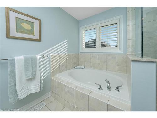 13 Beacon Hill Drive, Brampton, ON - Indoor Photo Showing Bathroom